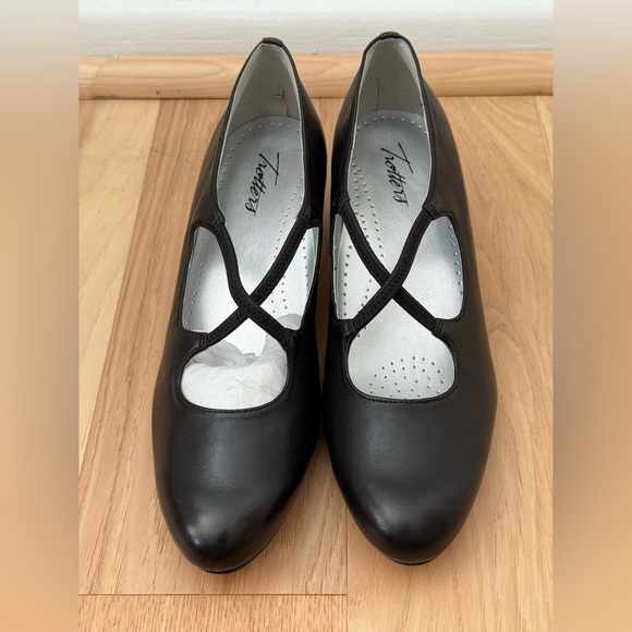 Trotters Women's Jamie Dress Pump  size 8.5 M - Picture 2 of 14